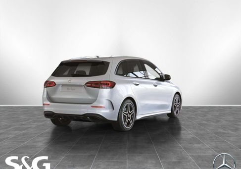 Mercedes-Benz B 200, 2022