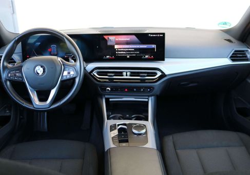 BMW 318, 2023