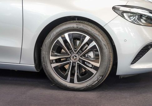 Mercedes-Benz B 200, 2024