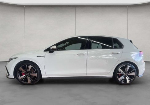 Volkswagen Golf, 2022 3