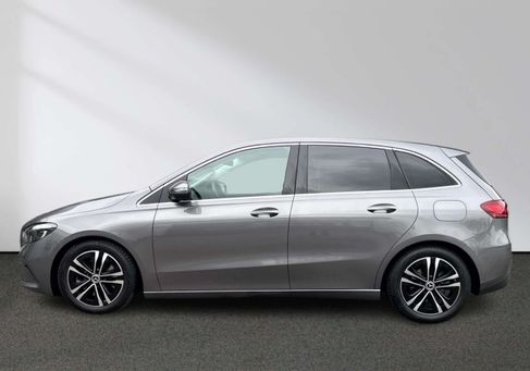 Mercedes-Benz B 220, 2023