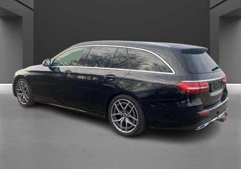 Mercedes-Benz E 220, 2022