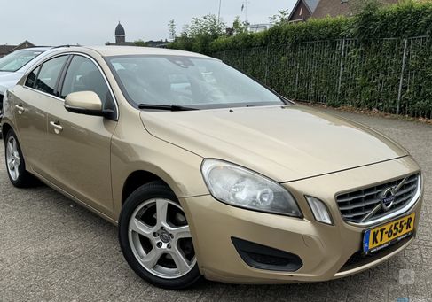 Volvo S60, 2011