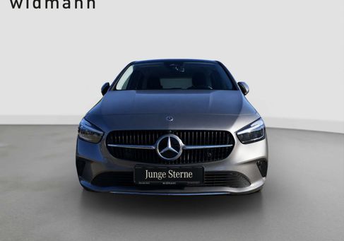 Mercedes-Benz B 180, 2025 2