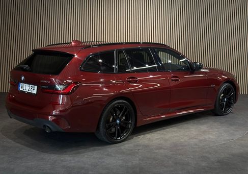 BMW 330, 2022