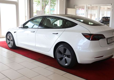 Tesla Model 3, 2023 3