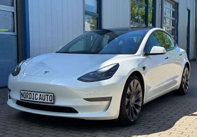 Tesla Model 3, 2022
