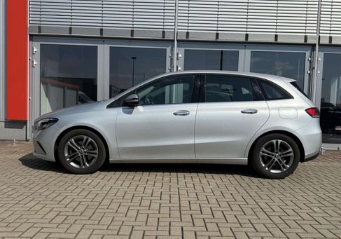 Mercedes-Benz B 200, 2019 3