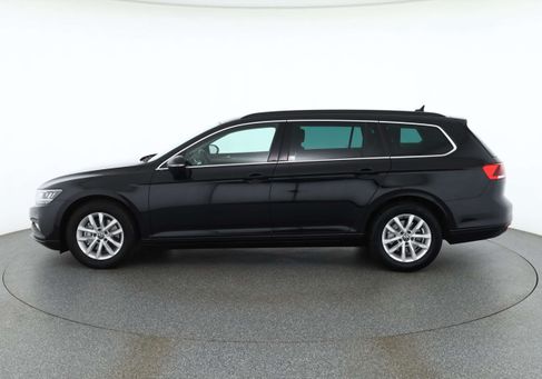 Volkswagen Passat Variant, 2023 3
