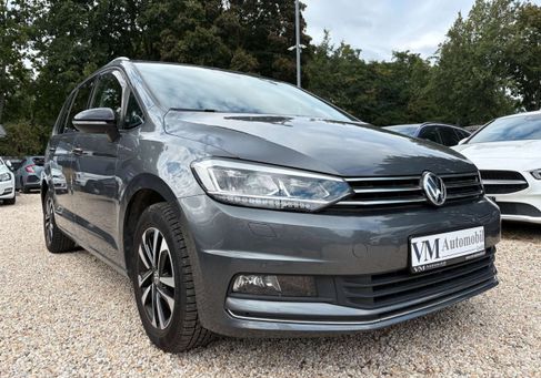 Volkswagen Touran, 2020 3
