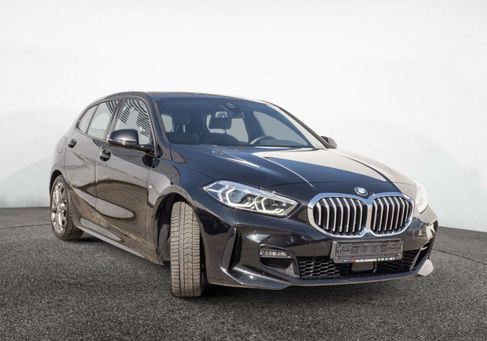 BMW 120, 2024 3