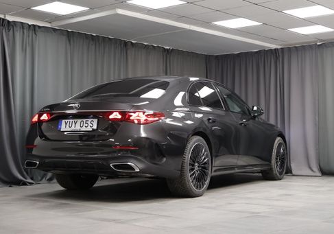 Mercedes-Benz E 300, 2026 3