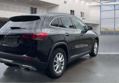 Mercedes-Benz GLA 250, 2021