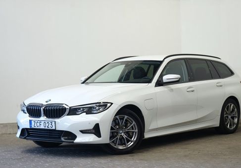 BMW 330, 2021