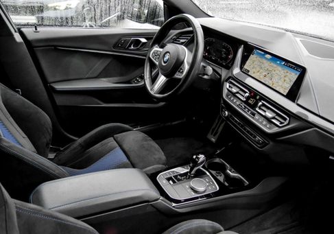 BMW 218, 2023 3