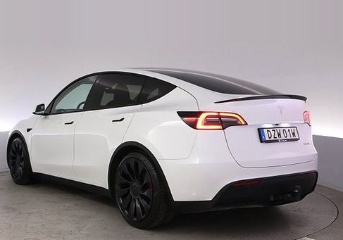 Tesla Model Y, 2024 3