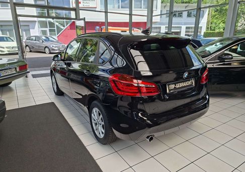 BMW 216, 2018