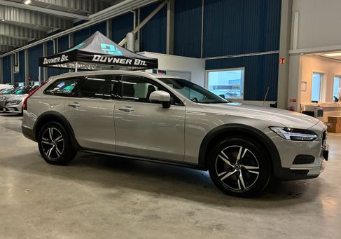 Volvo V90 Cross Country, 2023