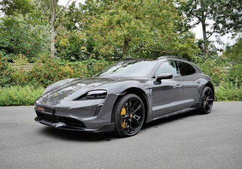 Porsche Taycan, 2023 3