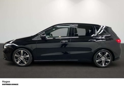 Mercedes-Benz B 180, 2025