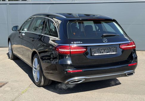 Mercedes-Benz E 300, 2022 3