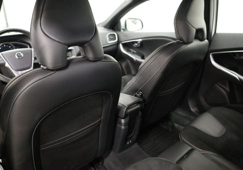 Volvo V40, 2019