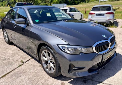 BMW 320, 2021