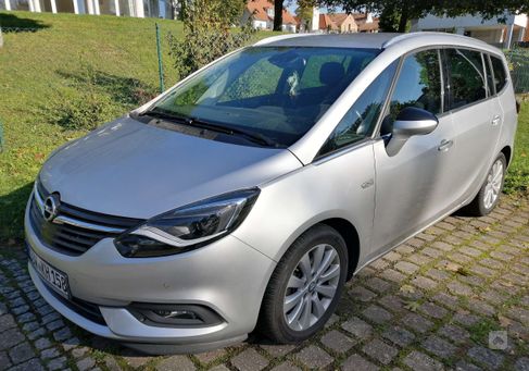 Opel Zafira, 2019