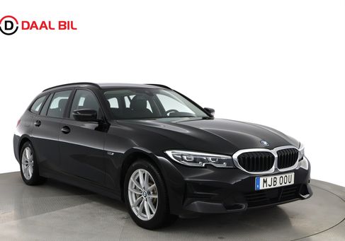BMW 330, 2022