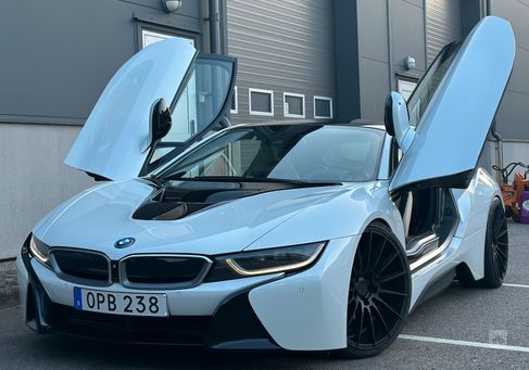 BMW i8, 2015