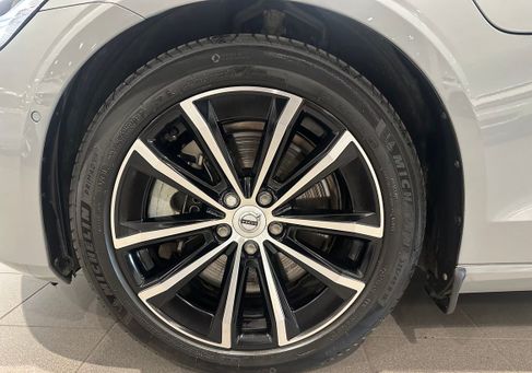 Volvo V60, 2025 3