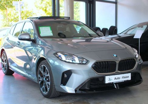 BMW 120, 2025 3