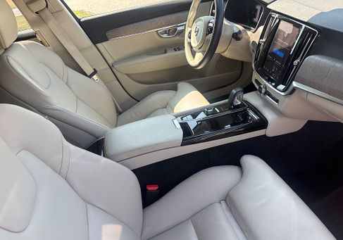 Volvo V90, 2024