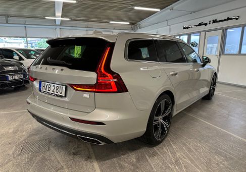 Volvo V60, 2022