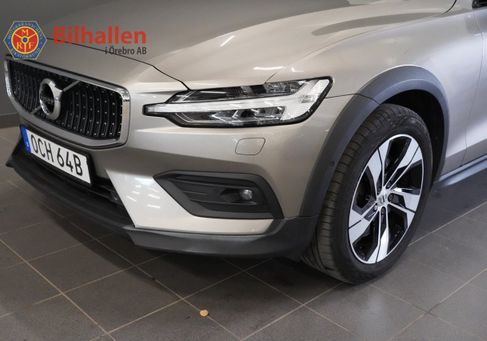 Volvo V60 Cross Country, 2022