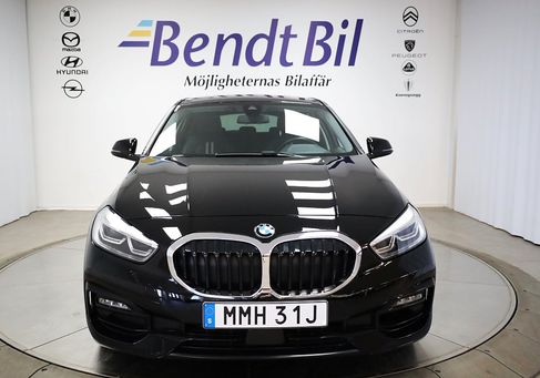 BMW 118, 2021