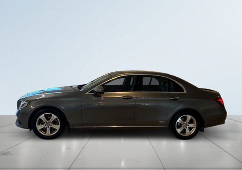 Mercedes-Benz E 220, 2018 3