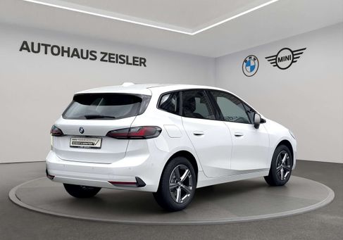 BMW 220, 2025 2