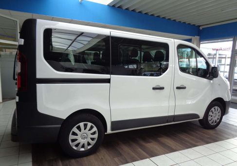 Renault Trafic, 2019 3