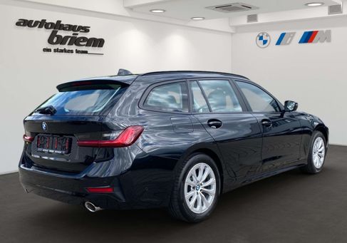 BMW 318, 2022