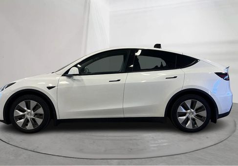 Tesla Model Y, 2023