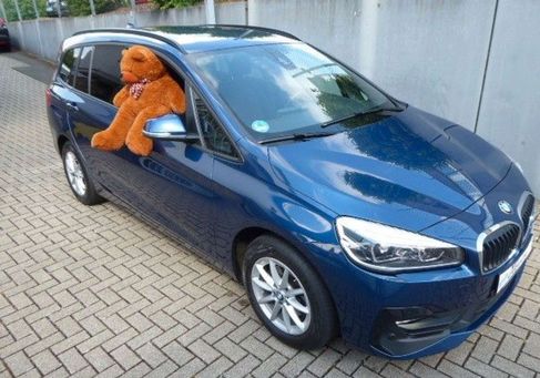 BMW 216, 2020