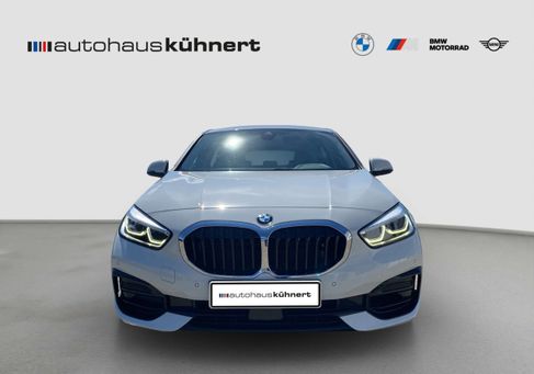 BMW 120, 2022 3