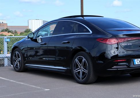 Mercedes-Benz EQE, 2023 3