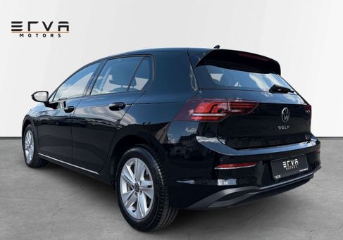 Volkswagen Golf, 2024