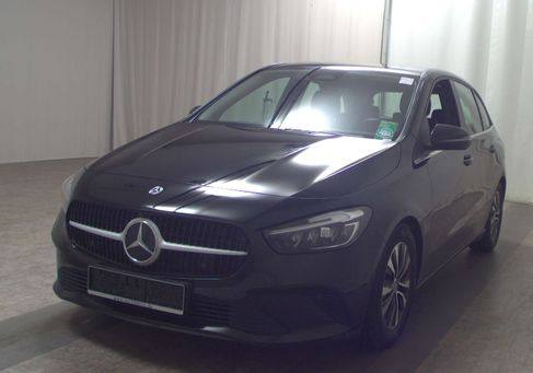 Mercedes-Benz B 180, 2023