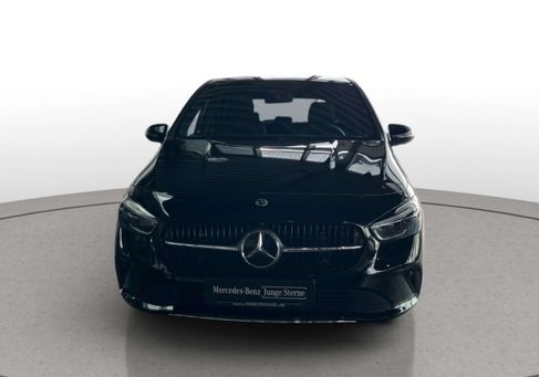 Mercedes-Benz B 180, 2025