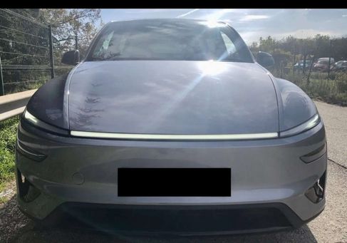 Tesla Model Y, 2025