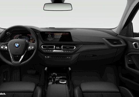 BMW 118, 2023