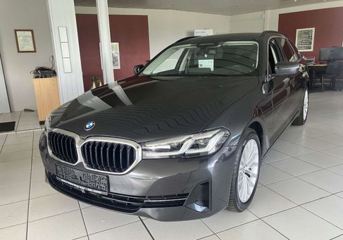 BMW 520, 2022 3